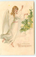 N°17930 - Carte Gaufrée - Fröhliche Weihnachten - Ange Gardien Allumant Les Bougies D'un Sapin - Altri & Non Classificati
