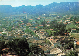 [-5%] FRANCE - Eygalière - Vue Aérienne Du Village, Dans Le Fond - Les Alpilles Et La Vallée Des Baux - Carte Postale - Sonstige & Ohne Zuordnung