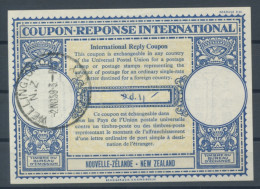 Delcampe - NOUVELLE ZELANDE NEW ZEALAND  Lo16n  1/- On 9d. Int. Reply Coupon Reponse Antwortschein IRC IAS O WELLINGTON 02.11.59 - Interi Postali