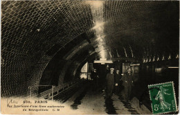 Delcampe - CPA PARIS 5e - Vue Intérieure D'une Gare Souterraine (82115) - Pariser Métro, Bahnhöfe