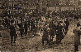Delcampe - CPA PARIS 10e - Les Journées Historiques (82215) - Paris (10)