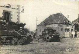 Guerre 1939-45 - Debarquement En Normandie - Troupes Alliées à L'attaque De Caumont - Tank Char - Guerra 1939-45