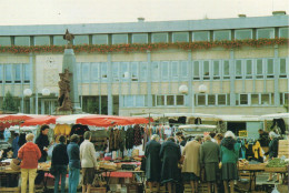 Delcampe - Sainte-Sigoulène Marché Marchés Très Animée Foire Commerce Stands Marchands Ambulants - Märkte