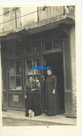 080125 - CARTE PHOTO - COMMERCE - Publicité CHOCOLAT MENIER - Chien - Tiendas