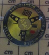 1116A Pin's Pins / Beau Et Rare / SPORTS / VOLANT VOITURE ASA D'ISTRES ASSOCIATION DU SPORT AUTOMOBILE - Automovilismo - F1