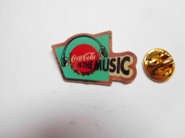 Beau Pin's  , Coca Cola , Musique , Is The Music , Verso Doré Lisse - Coca-Cola