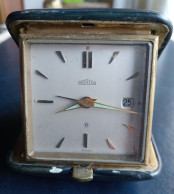 Angelus Ancien Réveil De Voyage, En Cuir Bleu, Annes 60. Made In Switzerland. Voir 3 Scan - Alarm Clocks
