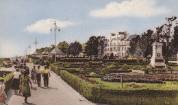 CLACTON ON SEA, WAR MEMORIAL & SUNKEN GARDENS - ESSEX - Unused Postcard - VINTAGE - Clacton On Sea