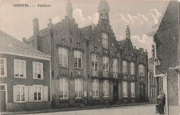 [-5%] BELGIQUE - Ghistel - Stadhuis - Hôtel De Ville - Animé - Uitg Van Honsebrouck - Carte Postale Ancienne - Gistel