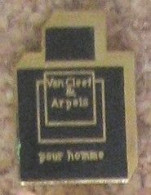 GA91 Pin's PARFUM VAN CLEEF ARPELS POUR HOMME Perfume Achat Immédiat - Perfume