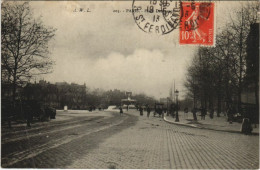 Delcampe - CPA PARIS 12e Place Daumesnil La Fontaine (36218) - Plätze