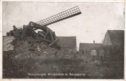 [-10%] BELGIQUE - Becelaere - Gesprengte Windmühle In Becelaere - Militaria - Animé - Phot C Hunich - Carte Postale Anci - Zonnebeke