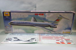Zvezda - Civil Airliner IL-62M Maquette + Décalcomanies Avion Kit Plastique Réf. 7013 BO 1/144 - Flugzeuge