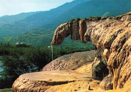 [-5%] FRANCE - Environs De Montdauphin - Guillestre - La Fontaine Pétrifiante De Réotier - Carte Postale - Guillestre