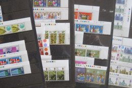 Grande Bretagne 1968-1970 - Yvert 546/604 Neuf SANS Charnière - Blocs Avec Repère De Couleur (avec Flash Lights) - Sheets, Plate Blocks & Multiples