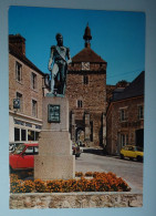 Delcampe - 50 Manche CPM Bricquebec Le Donjon Et La Statue Du Général Le Marois  Voiture Renault Citroën - Bricquebec