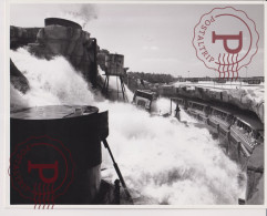 RAMPAGING WATERS ARE UNDER CONTROL SPECIAL EFFECTS WALT DISNEY. CINE CINEMA. ACTOR ACTRESS. ACTRIZ. PHOTO FOTO +-24X19CM - Other Formats