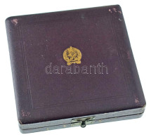 ~1950. Rákosi-címeres Aranyozott, Dombornyomott Fedelű Boczán Károly Gyártói Tok, 50mm-es Fészekkel - Unclassified