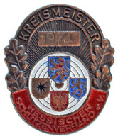 NSZK 1974. "Kerületi Bajnok 1974 - Hesseni Lövészeti Egyesület" Festett Bronz Díjjelvény (33x28mm) T:UNC GFR 1974. "Krei - Unclassified