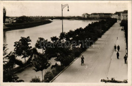 T2/T3 1941 Ungvár, Uzshorod, Uzhhorod, Uzhorod; Ung Parti Részlet, Sétány, Híd / Riverside, Promenade, Bridge (tűnyom /  - Unclassified