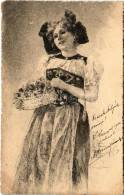 * T2/T3 1900 Lady Art Postcard, Folklore (kis Szakadás / Small Tear) - Unclassified