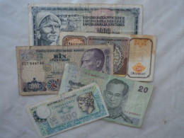 MAGNIFIQUE Lot De 31(trente Et Un)  Billets Du Monde , Presque Tous Différents . - Collections & Lots