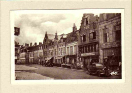 Delcampe - MONT DE CASSEL Coin De La Place Magasins Café Voitures  & Cote : 223 / 5886 - Cassel