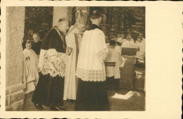 54)   NANCY  VANDOEUVRE  -  Monseigneur Kerkhofs Evêque De Liège Bénissant La Première Chapelle ... 17 Mai 1953 - Vandoeuvre Les Nancy