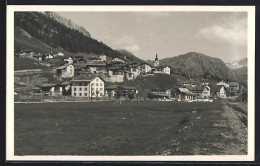 AK Splügen, Dorfpartie Mit Berglandschaft  - Splügen