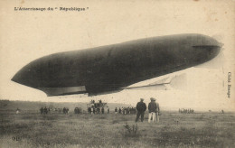 Delcampe - PC AVIATION DIRIGEABLE REPUBLIQUE ATTERISSAGE (a48907) - Zeppeline