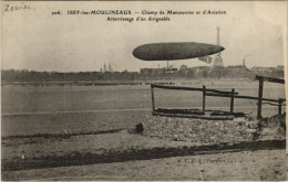 Delcampe - PC ISSY-LES-MOULINEAUX ATTERRISSAGE ZEPPELIN BALLOON AVIATION (a19171) - Zeppeline