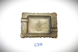 C311 Ancien Cendrier - Souvenir De Wavre - Métal Travaillé 1960 - Metal