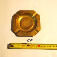 C311 Ancien Cendrier  - Métal Travaillé 1940 - - Metal