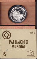MONEDA DE PLATA DE 2000 PESETAS PATRIMONIO MUNDIAL - MERIDA  AÑO 1996 EN SU ESTUCHE ORIGINAL CON CERTIFICADO - Ongebruikte Sets & Proefsets