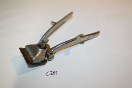 Delcampe - C281 Tondeuse à Barbe Manuel - OTTO BUSCH - Accessoires