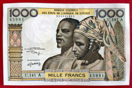N°13 BILLET DE BANQUE DE 1000 FRANCS DE COTE D'IVOIRE 1973/74 SPL / AU - Côte D'Ivoire