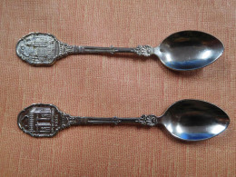 2 Cuillères De Collection En Métal - Cucchiai