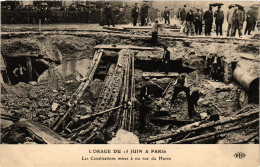 Delcampe - CPA L'ORAGE DU 15 JUIN A PARIS (8e) Les Canalisations Mises á Nu (193116) - Katastrophen
