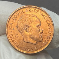 Mozambique  2 Centimos 1975  PRESIDENT SAMORA MACHEL KM# 91  CHOICE RED UNC - Mozambico