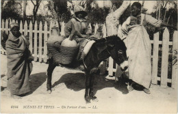 Delcampe - CPA ALGERIA Un Porteur D'Eau - Scenes Et Types (1145159) - Berufe