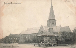 [-5%] BELGIQUE - Swevezeele - De Kerk - église - Kiosque - Enfant - Place - Rue - Animé - Uitg A Sap - Carte Postale Anc - Zwevegem