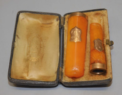 -2 FUMES CIGARETTE & CIGARE AMBRE ET OR 18 CARATS DANS LEUR ETUI COLLECTION    E - Autres & Non Classés