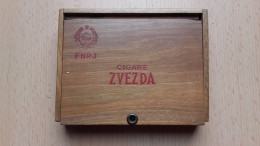 Drvena Kutija Za Cigare/wooden Cigar Box.Cigare Zvezda.FNRJ(Jugoslavija). - Cigar Cases