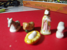 FRANCE  CRECHE - Characters