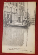 Delcampe - CPA Décollée - Vitry Sur Seine - Inondations 1910 - La Place De La Gare Et La Villa De La Tour Submergée - Vitry Sur Seine