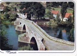 Delcampe - MENAT, LE VIEUX PONT SUR LA SIOULE ET VUE PARTIELLE DE LA VILLE  COULEUR  REF 27260 - Riom