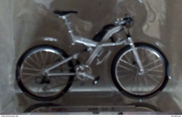 PORTUGAL - Miniature Bicycle - BMW Q6.S - Motorcycles