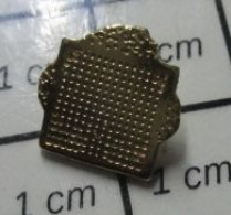 410f Pin's Pins / Beau Et Rare : INFORMATIQUE / Mini Pins ARBRE PRISONNIER D'UNE GRILLE Pas Bien ! LOGO HONEYWELL BULL - Computers