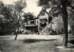 [-5%] BELGIQUE - Braine Le Comte - Clinique De La Roseraie - Cour - Entrée - Nels - Thill - Edit Passeau - Carte Postale - Soignies
