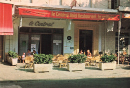 [-5%] FRANCE - Chateaurenard - Le Central - La Grillade - Hôtel Restaurant - Animé - Eliophot SA - Genes - Carte Postale - Chateaurenard